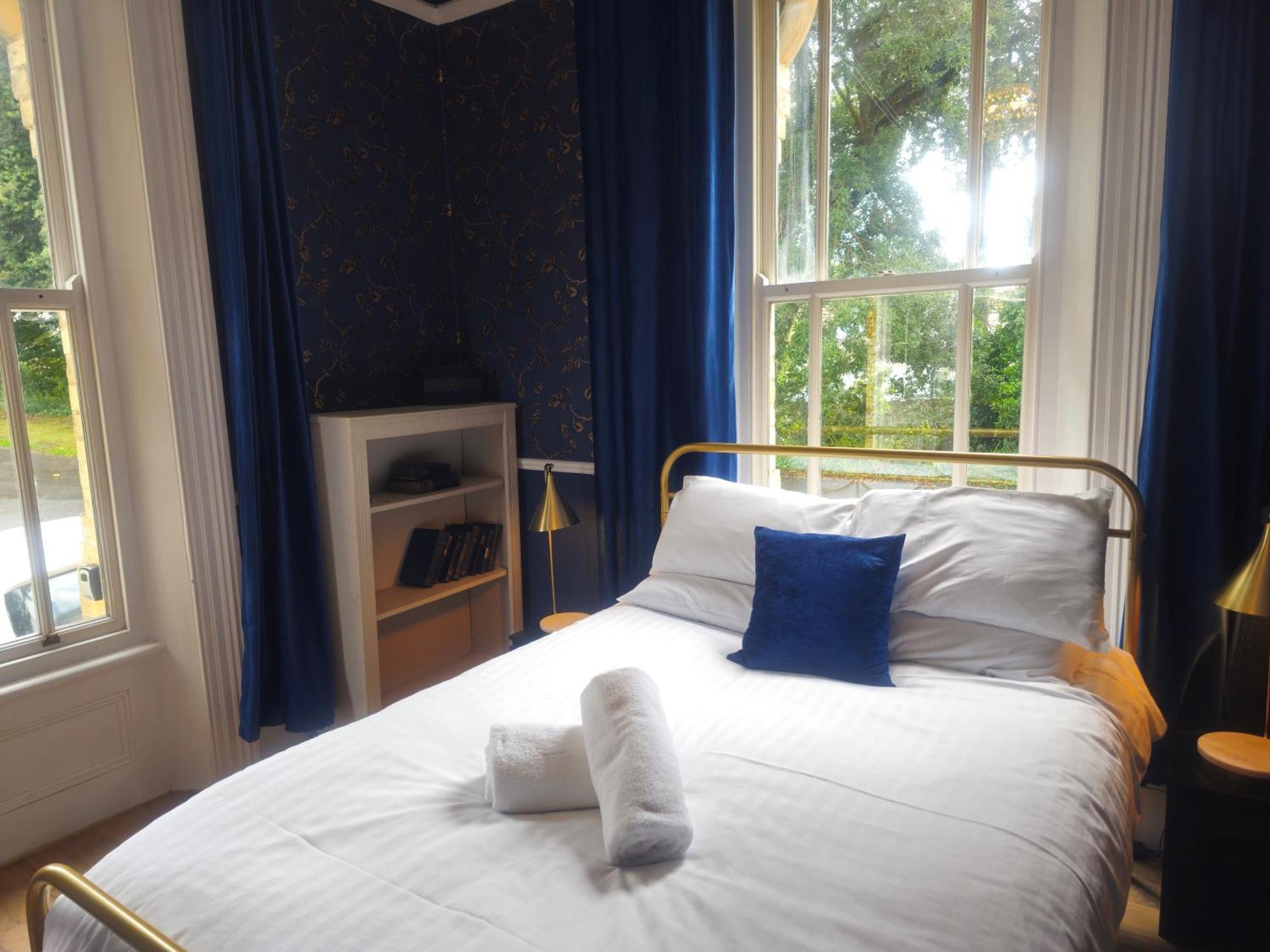 Exquisite 10 Bed Villa Hot Tub And Games Room バーンスタプル エクステリア 写真