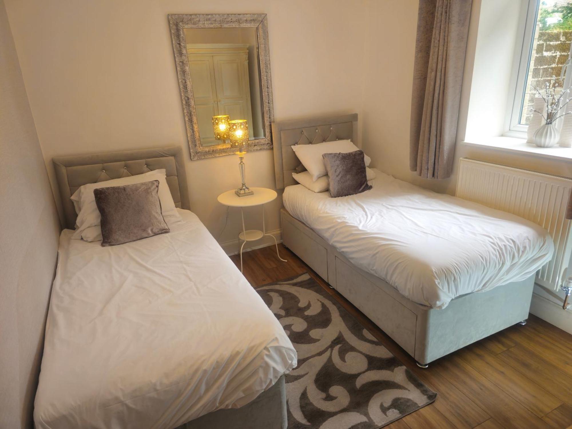 Exquisite 10 Bed Villa Hot Tub And Games Room バーンスタプル エクステリア 写真