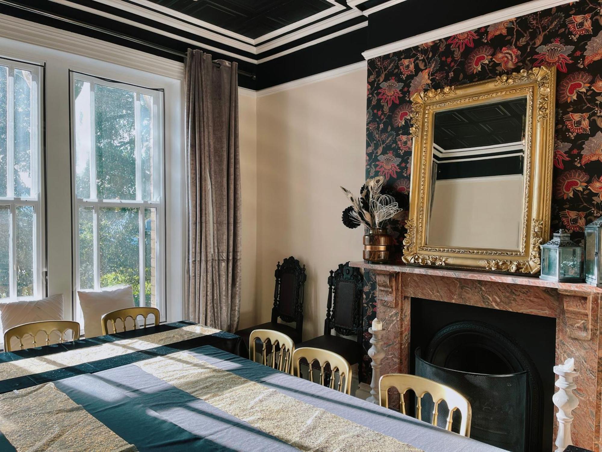 Exquisite 10 Bed Villa Hot Tub And Games Room バーンスタプル エクステリア 写真