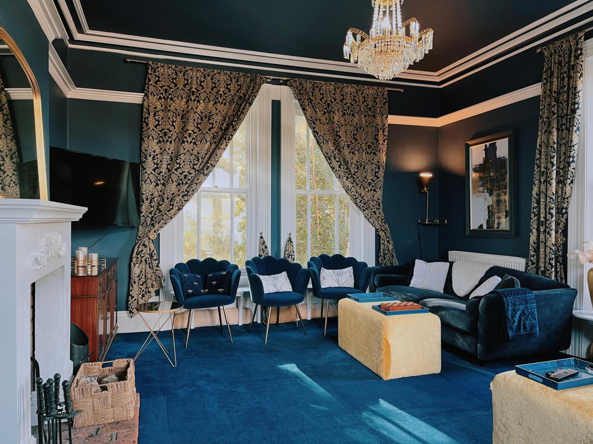 Exquisite 10 Bed Villa Hot Tub And Games Room バーンスタプル エクステリア 写真