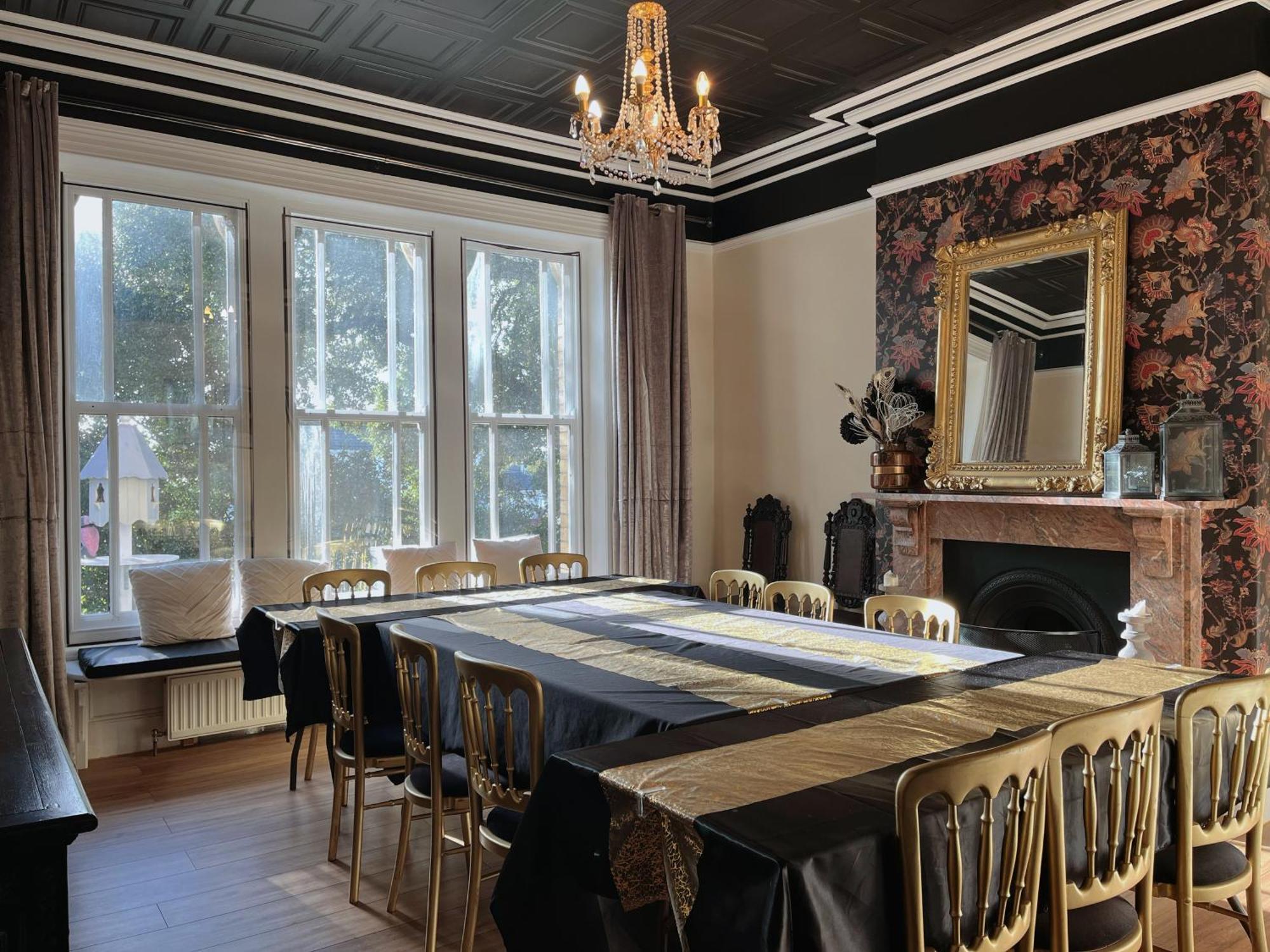 Exquisite 10 Bed Villa Hot Tub And Games Room バーンスタプル エクステリア 写真
