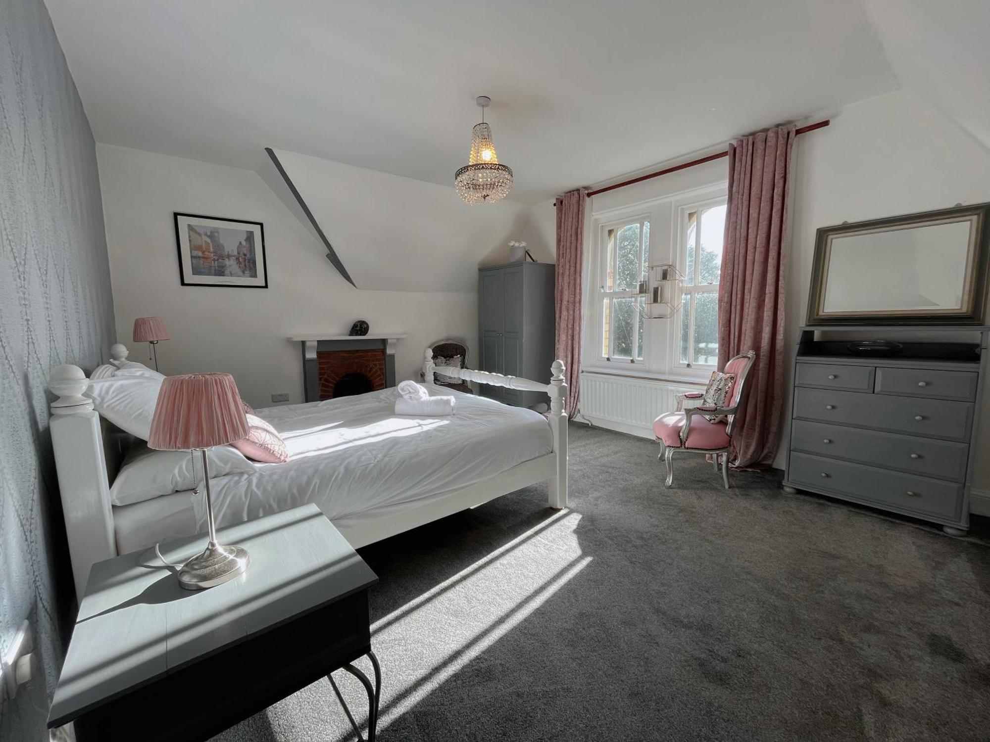 Exquisite 10 Bed Villa Hot Tub And Games Room バーンスタプル エクステリア 写真